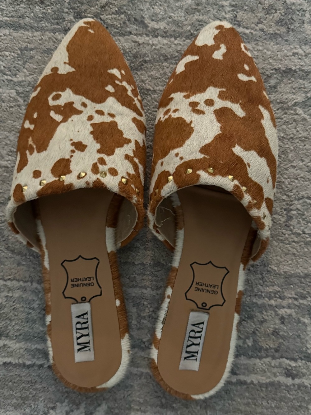 Myra Cowhide Pointed Toe Slip-On Mules in Tan & White